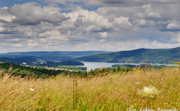 Widok z Wierchów na Jezioro Solińskie, Fot. Łukasz Barzowski