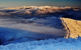 Gniazdo Tarnicy i Bieszczady Ukraińskie w świetle zachodzącego słońca, Fot. Łukasz Barzowski