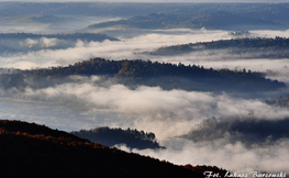 Poranne mgły nad Jeziorem Solińskim, Fot. Łukasz Barzowski